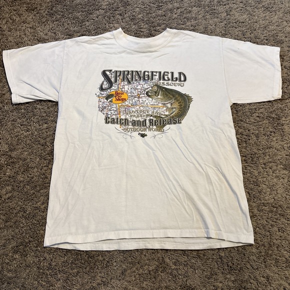 Bass Pro Shops Other - Vintage Bass Pro Shops Bass fishing graphic Size Large L tee T shirt Springfield